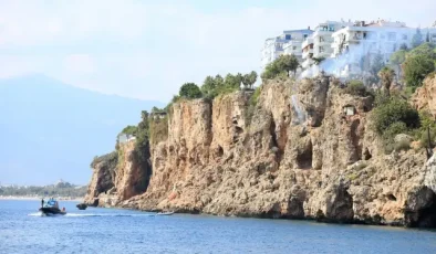 Falezlerden düşen genç turist hayatını kaybetti