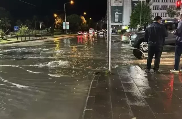 Fatsa’da sağanak yağış su baskınlarına neden oldu