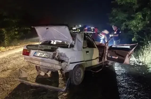 Feci kaza! Araç hurdaya döndü, 4 kişi yaralandı