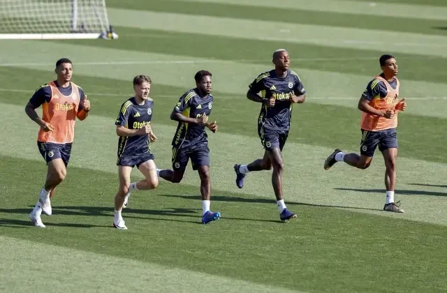 Fenerbahçe’nin Portekiz kampı kadrosu belli oldu! Yıldız isim İstanbul’da bırakıldı
