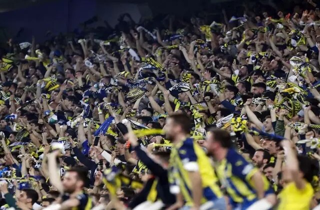 Fenerbahçeliler, Arda Güler’in en yakınını yorum bombardımanına tuttu