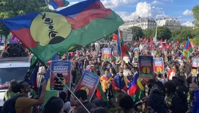 Fransa’nın sömürgesi Yeni Kaledonya’da özel statülü bir devlet kuruluyor