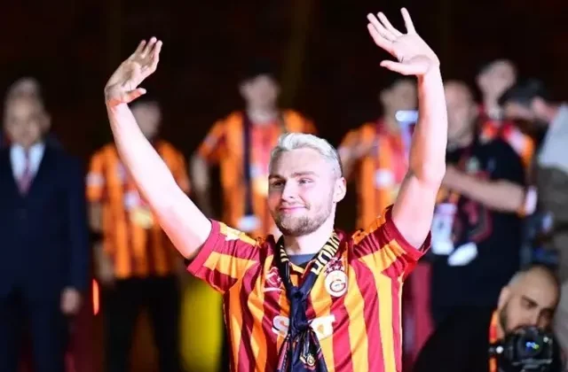 Galatasaray’da 4 ayrılık hazırlığı birden