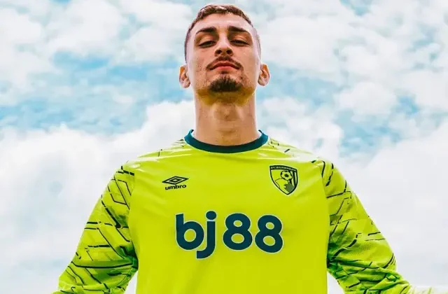 Galatasaray’la anılan Sırp kaleci Djordje Petrovic, 29 milyon euro karşılığında satıldı