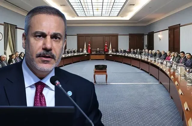 Günler sonra ortaya çıktı! İşte Bakan Fidan konuşurken MKYK üyelerinin telefonlarına giden mesaj