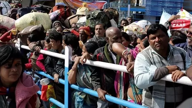 Hindistan’da izdiham: 6 ölü, 25 yaralı