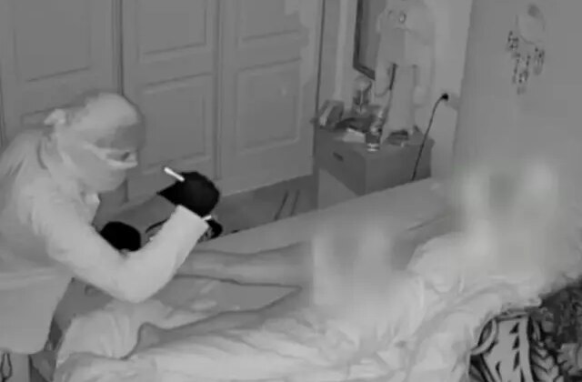 Hırsız, çıplak uyuyan kadını önce taciz etti sonra cüzdanını alıp gitti!