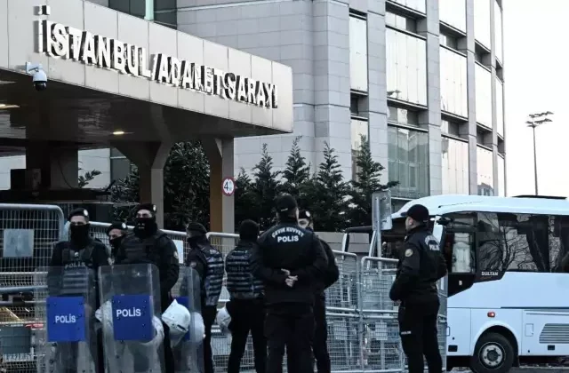 İBB’ye yeni operasyon! 14 şüpheli gözaltına alındı, 4 kişi aranıyor