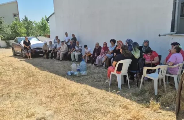 İçme suyuna en yakın köy 1 haftadır susuz! Belediye karşı ayaklandılar