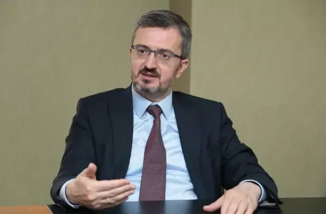 İletişim Başkanlığı görevine getirilen Burhanettin Duran’dan mesaj var