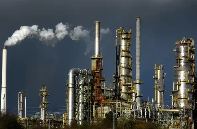 Irak’tan tarihi “petrol” kararı! Tamamı devlete verilecek