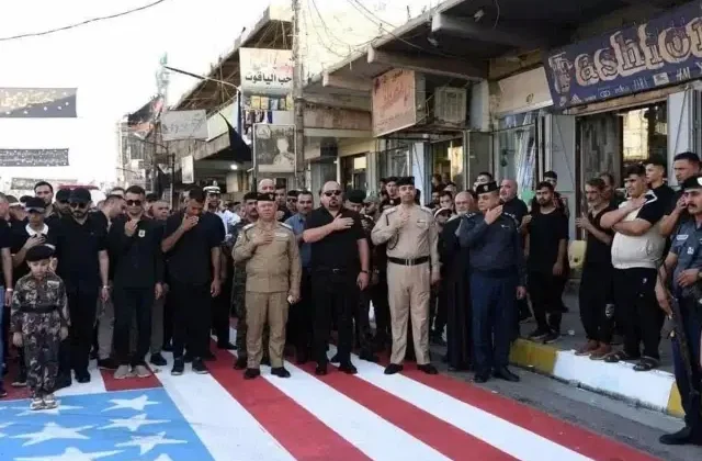 Irak’ta ABD bayrağı üzerinden geçen subaylara disiplin cezası