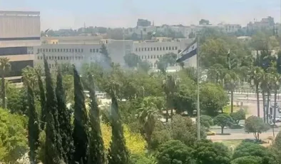 İsrail, Suriye’nin başkenti Şam’da Genelkurmay Başkanlığı’nı vurdu