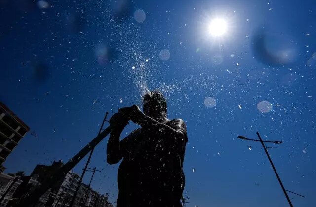 İstanbul’da hissedilen sıcaklık 56 dereceyi buldu, su tüketiminde tarihi rekor kırıldı
