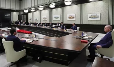 Kabine kulisleri kaynıyor! Değişim için perşembe günü işaret edildi