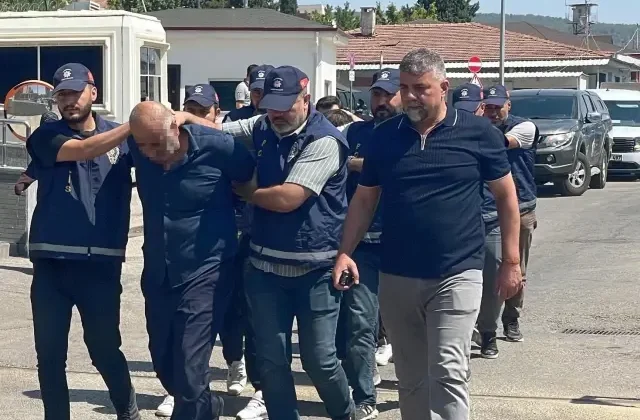 Kamera kayıtlarıyla ortaya çıktı! Market sahibini şoke eden ihanet