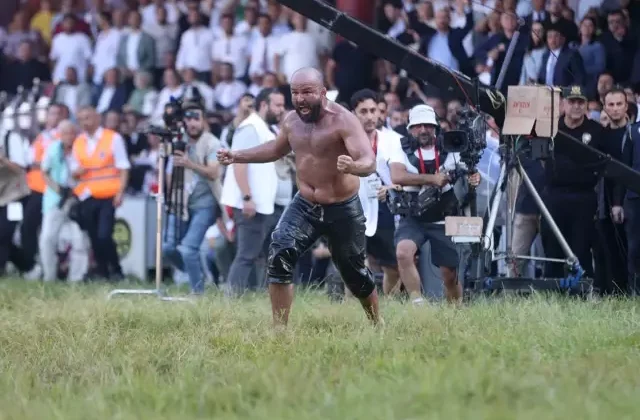Kırkpınar’da Başpehlivan Orhan Okulu oldu