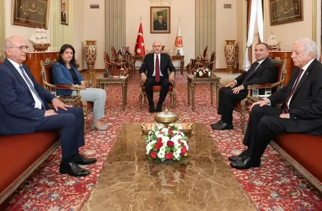 Komisyon için ilk adım! Kurtulmuş, Meclis Başkanvekilleri ile bir araya geldi