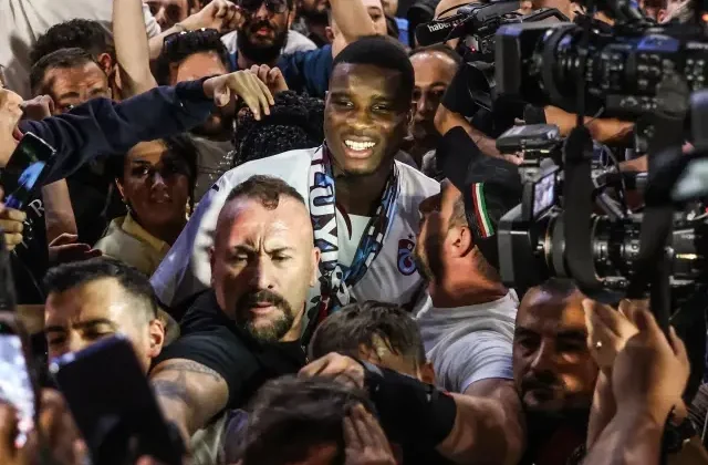 Krallar gibi karşılandı! İşte Onuachu’nun Trabzon’daki ilk sözleri