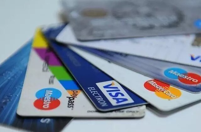 Kredi kartı kullananlar dikkat! Yarından itibaren faiz oranları düşüyor