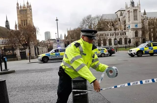 Londra’da bıçaklı saldırı! 2 ölü, 1 yaralı