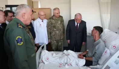 Milli Savunma Bakanı Güler, metan gazından zehirlenen askerleri hastanede ziyaret etti