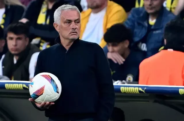 Mourinho Manchesterlı yıldızla görüştü: Seni Fenerbahçe’ye istiyorum