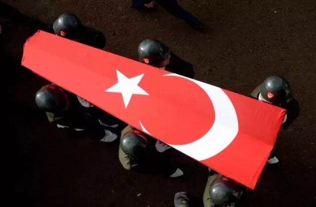 MSB hastanede şehit olan 2 askerin ilk otopsi raporunu paylaştı