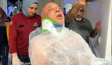 “Müziğin sesini kısın” diyen emekli polis memurunu darbedip bıçakladı