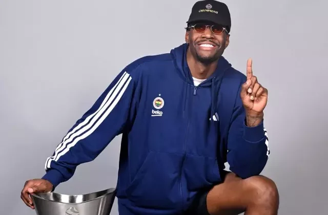 Nigel Hayes Davis Fenerbahçe’ye Atatürk’ün sözleriyle veda etti