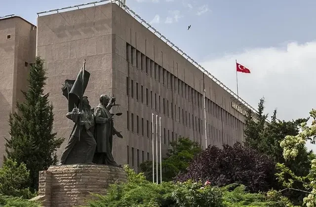 Para karşılığı FETÖ dosyalarını kapatan katibe 1190 yıl hapis talebi