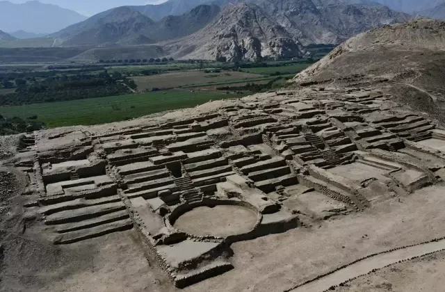 Peru’da 3 bin 800 yıllık antik kent gün yüzüne çıkarıldı