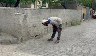 Polisi görünce namaza dursa da işe yaramadı
