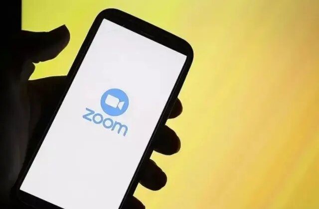 Rusya’dan Zoom’a 79,6 milyon rublelik dev ceza