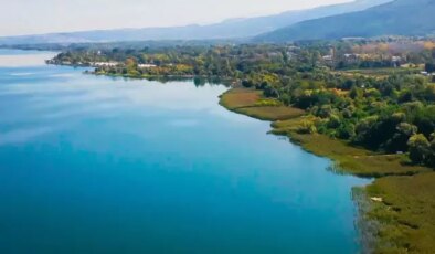 Sapanca Gölü’ne giren genç hayatını kaybetti