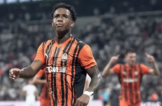 Shakhtar Donetskli futbolcuya ırkçılık yapmıştı! Beşiktaş, o taraftara cezayı kesti