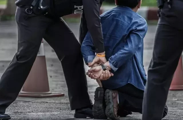 Sivas’ta casusluk suçundan aranan şahıs kıskıvrak yakalandı