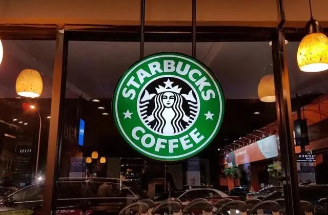 Starbucks’ın küresel satışları çakıldı