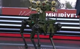 Türkiye’nin ilk füze atan robot köpeği canlı yayında tanıtıldı