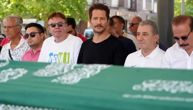 Uraz Kaygılaroğlu’na doğum gününde acı haber! Dedesi hayatını kaybetti