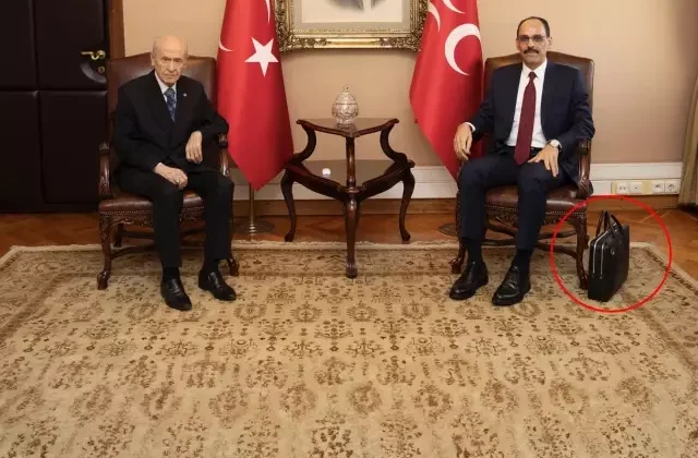Yakın korumalarına bile emanet etmiyor! İşte İbrahim Kalın’ın yanından ayırmadığı çantanın sırrı