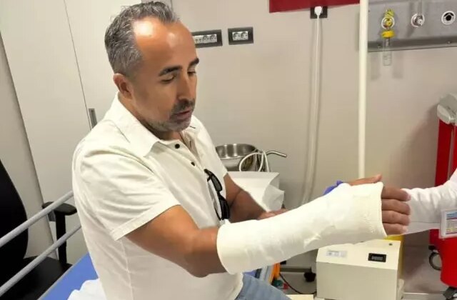 Yıldız futbolcunun çektiği şut kolunu kırdı