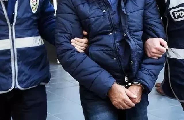 Yurt dışına kaçmaya hazırlanan FETÖ mensupları yakalandı