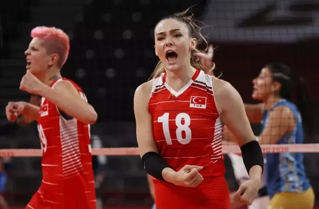 Zehra Güneş ve kardeşi düğünden fotoğraf paylaştı! Her gören aynı yorumu yaptı