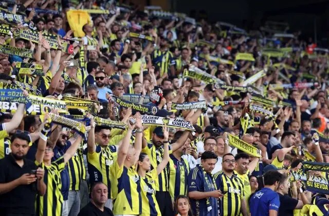 12 yıl sonra Fenerbahçe stadında bir ilk