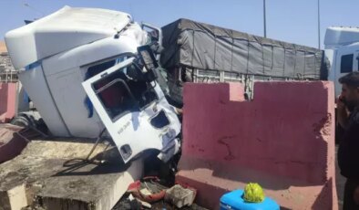 Ölümle biten tesadüf! Kafa kafaya çarpışan 2 tırın sürücüsü kardeş çıktı