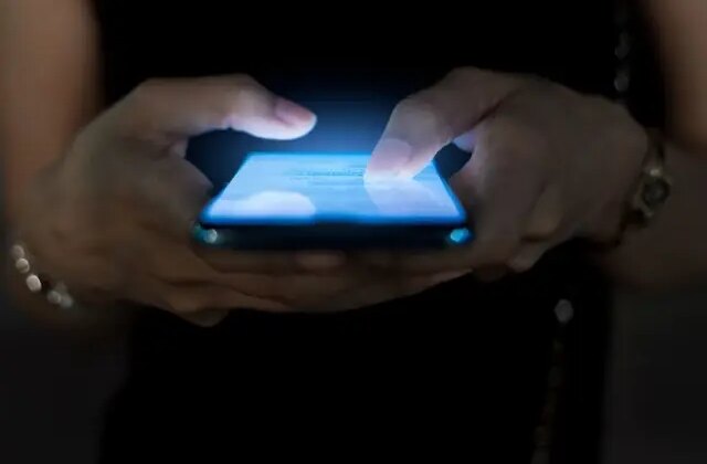 3.3’lük deprem öncesi telefonlara gönderilen uyarı mesajı infial yarattı