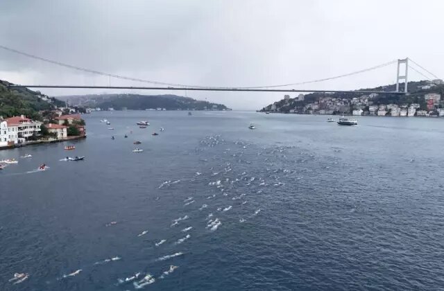 37. Boğaziçi Kıtalararası Yüzme Yarışı’nda binlerce yüzücü kıtaları birleştirdi