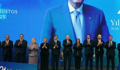 AK Parti’ye geçen belediye başkanının ilk icraatı bu oldu
