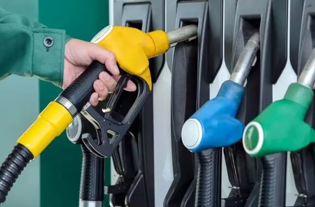 Akaryakıta bir zam daha: Pompaya yansıyacağı gün de rakam da belli
